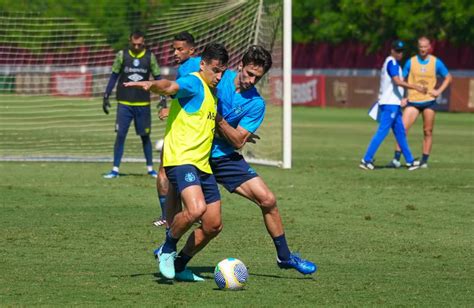 Rodrigo Caio Regularizado No Bid E Pode Estrear Pelo Gr Mio R Dio