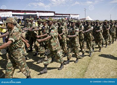 Ethiopian Army Soldiers Marching Editorial Image - Image of aids, left ...