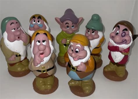 Vintage Walt Disney Seven Dwarfs Complete Set Of Figures Rubber