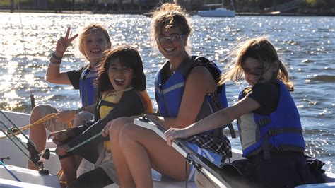 Youth Sailing - communityboating.com