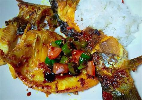 Resep Ikan Mas Bakar Berantakan Oleh Tine Wahyudi Cookpad