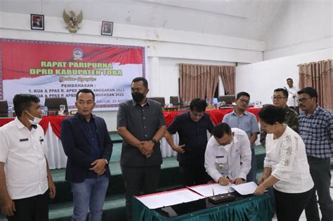 DPRD Dan Pemkab Toba Tandatangani Nota Kesepakatan Rancangan KUA PPAS