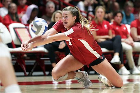 Wisconsin Volleyball Delivers In Reigning National Champions Highly