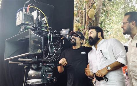 Santosh Sivan Shares A Photo Taken With Mohanlal From Barroz Sets