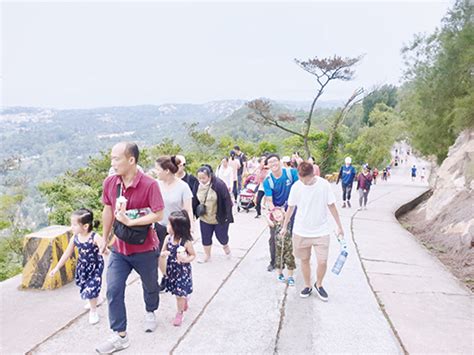 金門日報全球資訊網 響應國民體育日 縣府舉辦全民登山健行