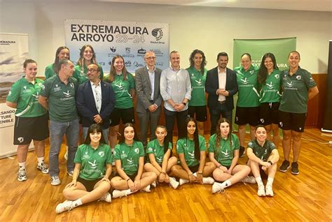 Rfevb Extremadura Arroyo Presenta Su Plantilla Y El Ii Torneo