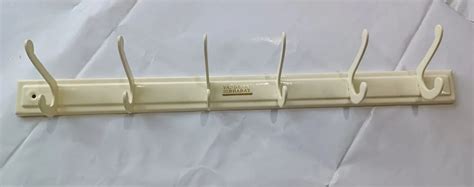Stainless Steel Vande Bharat Wall Mounted Hanger For Home Powder