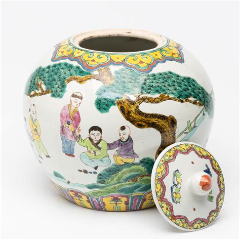 BOJAN MED LOCK Porslin Kina 1900 Tal Asiatika Auctionet