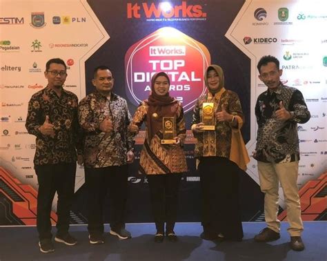 Hebat Pemkab Demak Borong Penghargaan Top Digital Award