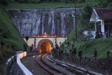 Dibangun 1902 Terowongan Kereta Api Terpanjang Di Indonesia Ini Masih