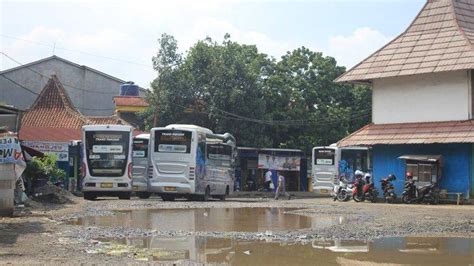 Kondisi Terminal Bubulak Kota Bogor Memprihatinkan Sopir Angkot Lelah