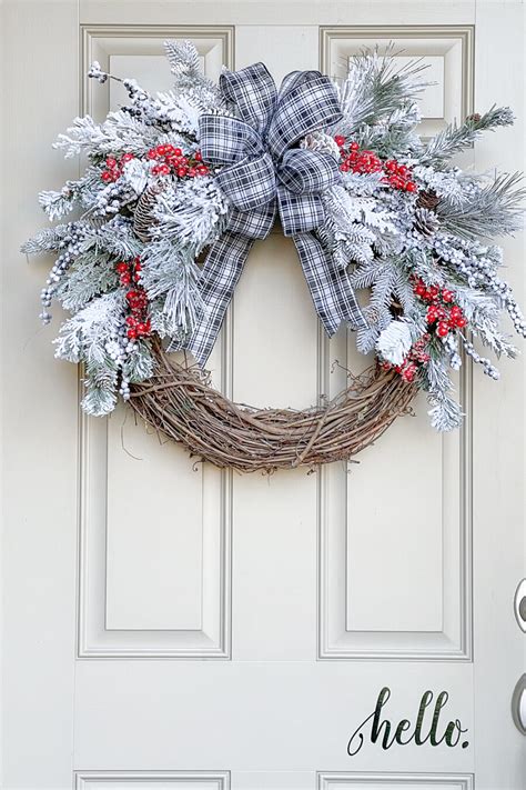 Snowy Christmas Wreath Stonegable