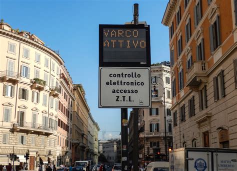 Roma Vietata Alle Auto Pi Vecchie I Varchi A Guardia Della Ztl Fascia