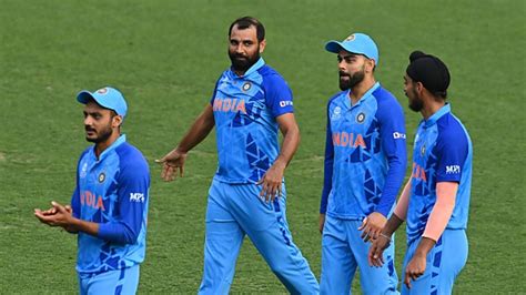 Watch Mohammed Shami Goes W W W W Bowls Fiery Final Over In Dream