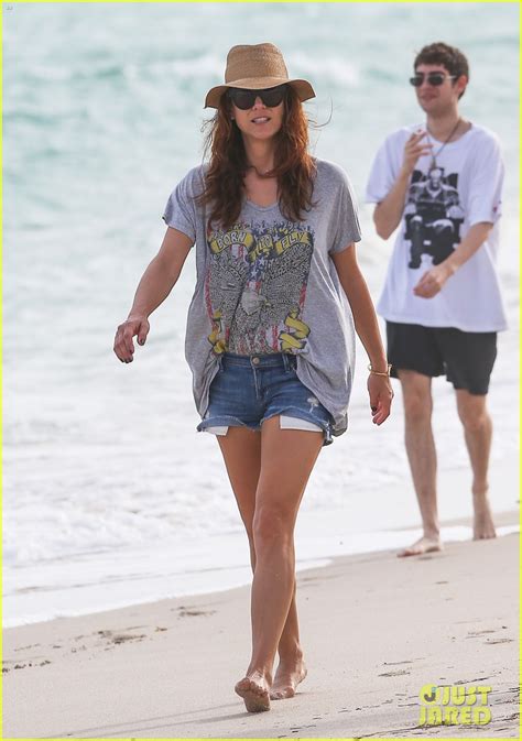 Kate Walsh Bikini Beach Day In Miami Photo 2775565 Bikini Kate