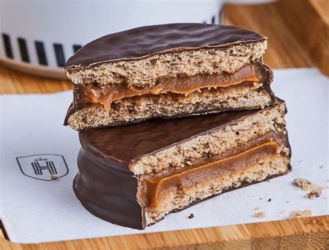 Alfajor, tradição argentina na Pajuçara - Nide Lins