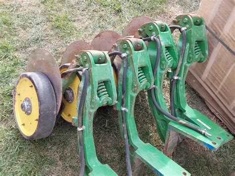 John Deere Single Disc Fertilizer Openers BigIron Auctions