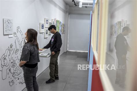 Pameran Hidup Itu Ilustrasi Itu Hidup Di Galeri Dini Republika Online