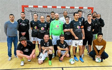 À Brest chouette rencontre de foot en salle entre valides et