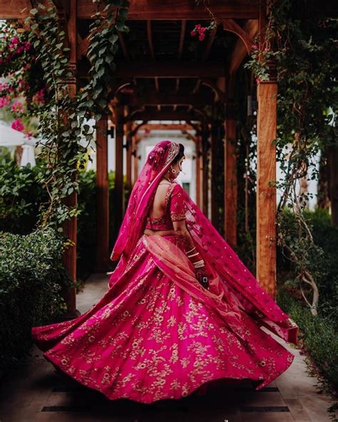 Seductive Bridal Lehengas For Your Bridal Photography