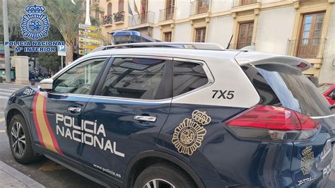 Condenan En Alicante A Un Hombre Por Acuchillar A Su Mujer Delante De