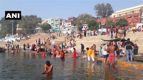 Devotees Take Holy Dip On ‘kartik Purnima In Prayagraj Varanasi