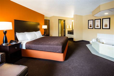 AmericInn by Wyndham Menomonie | Menomonie, WI Hotels