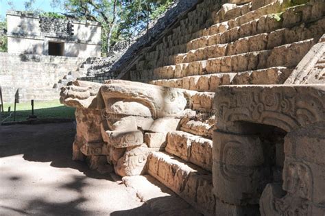 Escalera Jeroglífica En Las Ruinas Mayas Sitio Arqueológico De Copan