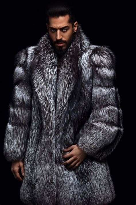 Pin von 𝐿𝓊𝒸𝒾𝑒 𝐹𝑜𝓍 auf Men in fur Tuch Pelz mode Pelz