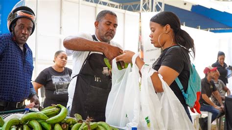 Realizan Actividades De Entretenimiento En El Grand Stand En La Feria