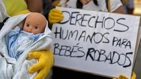 El juicio histórico de los bebés robados en España se reanuda en contra