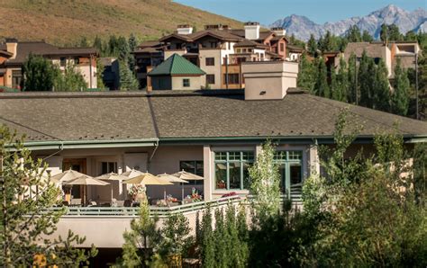 Dine At The Classic Elkhorn Clubhouse Grill Sun Valley