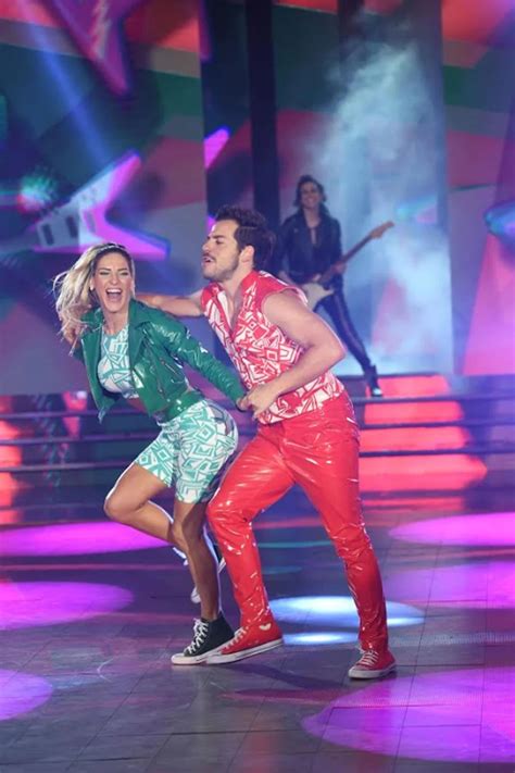 “bailando” La Sorpresa En La Coreografía De Fer Dente Y Macarena