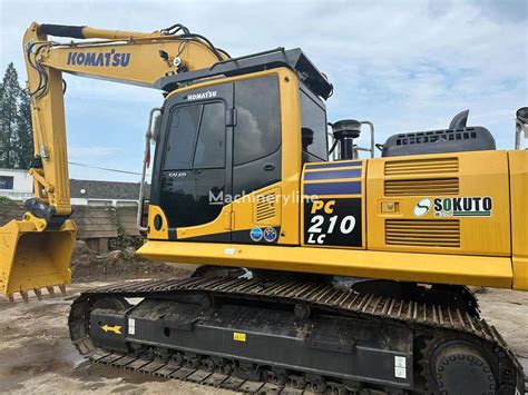 KOMATSU PC210 8 Tracked Excavator For Sale China Shanghai EB35780