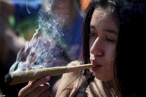 Stoners Around The Us And Canada Celebrate 420 Day After Ten States