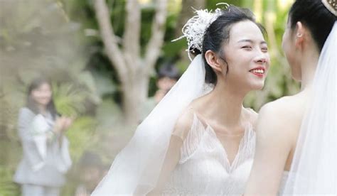 Chinese Dancers Wedding Photos Revive Same Sex Marriage Debate South