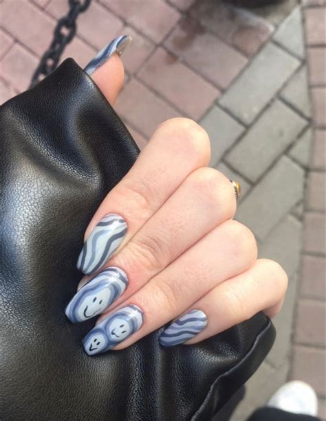 Pin By ༘ᨳ᭬ σℓιωια ༘๑ On ¢ℓαωѕ Vintage Nails Retro Nails Fashion Nails