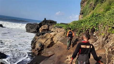 KRONOLOGI Bocah 7 Tahun Di Lumajang Terseret Ombak Pantai Watu Godeg