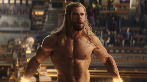 Chris Hemsworth Preserved Modesty With A Sock During Thor Nude Scene