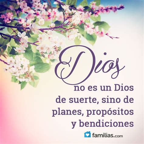 The Words Dios Are Written In Spanish And English