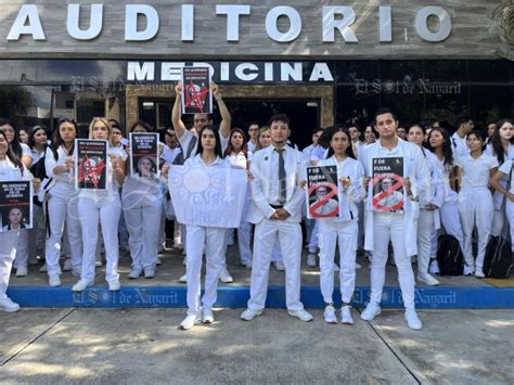 Se Manifiestan Estudiantes De Medicina De La Uan Por Falta De Campos