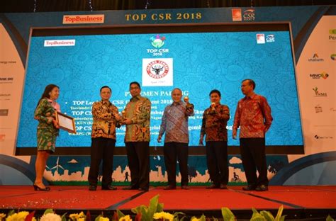 Semen Padang Raih Penghargaan Padmamitra Award S Bidang Kemiskinan