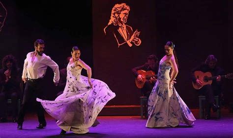 Dance Review Flamenco Diva Sara Baras Sets Stage On Fire With Voces