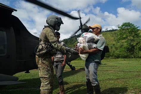 A U S Army UH 60 Black Hawk Crew Chief Assigned To NARA DVIDS