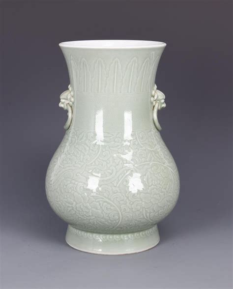 A Longquan Celadon Porcelain Vase Dec China Arts Auction