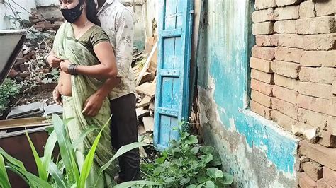 A cunhada disse Jiju não derrame água na vagina Jiju insere seu pênis na vagina da cunhada