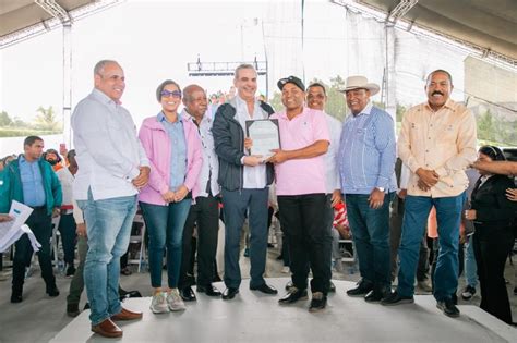 Montecristi Abinader entrega 1 183 títulos e inaugura obras Atabales net