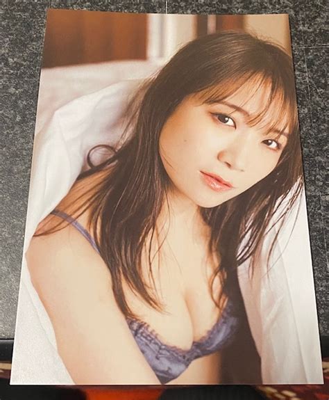 Yahooオークション 乃木坂46 秋元真夏 卒業記念写真集 振り返れば