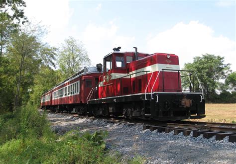 Middletown And Hummelstown Railroad Santa Surprise Train And Polar Bear