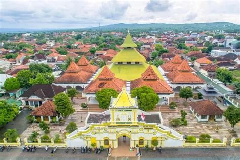 Travelling Ke Sumenep Jangan Lewatkan 5 Destinasi Wisata Ini Unews